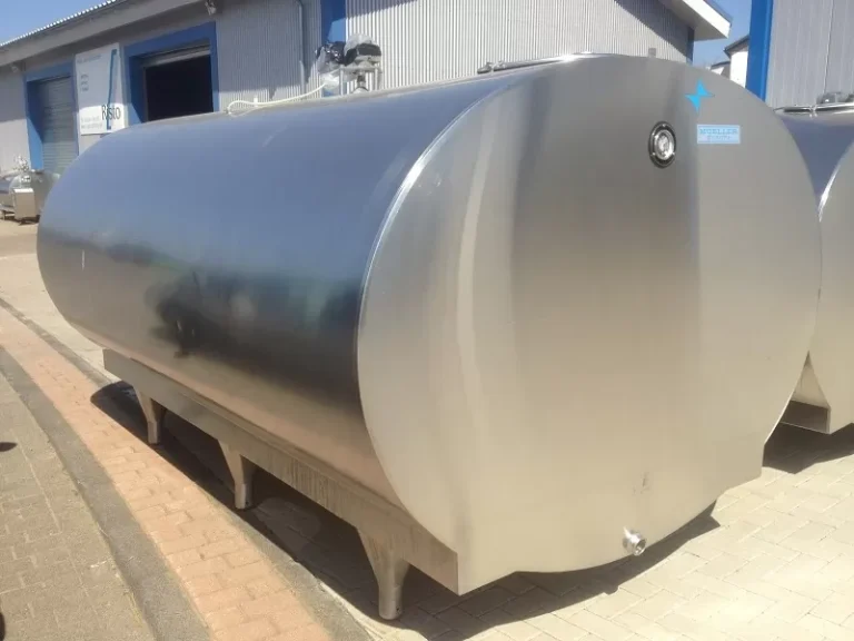 Gebrauchter Mueller Milchtank ohne Reinigung, Edelstahl, ab 2.600 Euro